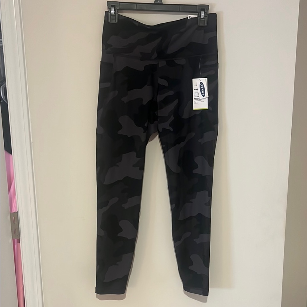 Old Navy Black Camo Leggings